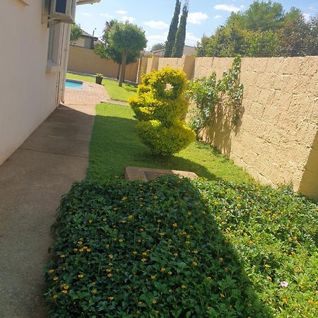 Strand Meadows B&B Gaborone Kültér fotó