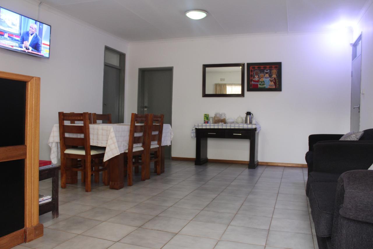 Strand Meadows B&B Gaborone Kültér fotó